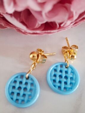 Vintage 80s 🩵🧇Cute Blue Waffle Earrings